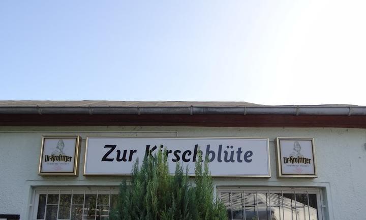 Zur Kirschblüte